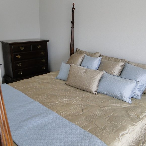 King Bedding Set -  16 pieces - Picture 7 of 15